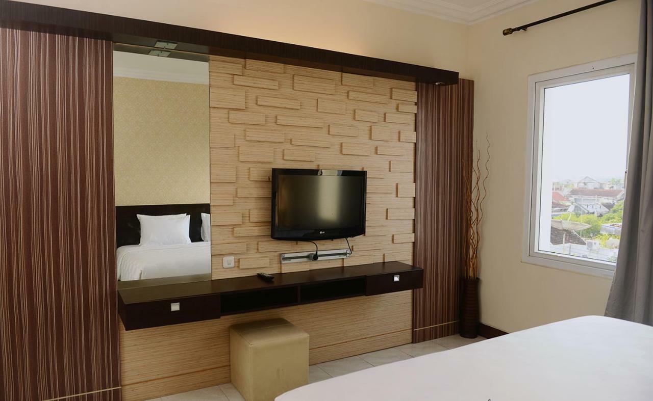 Hotel 88 Jember Bagian luar foto